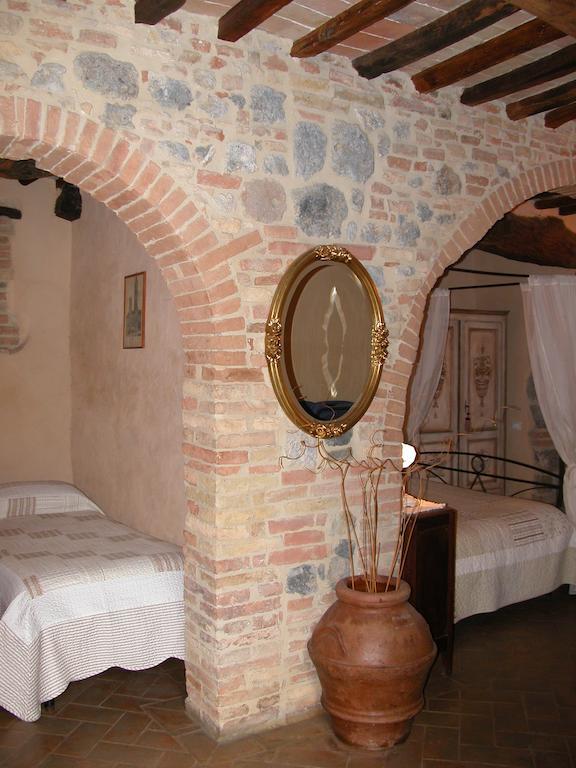 La Vecchia Corte San Gimignano Phòng bức ảnh