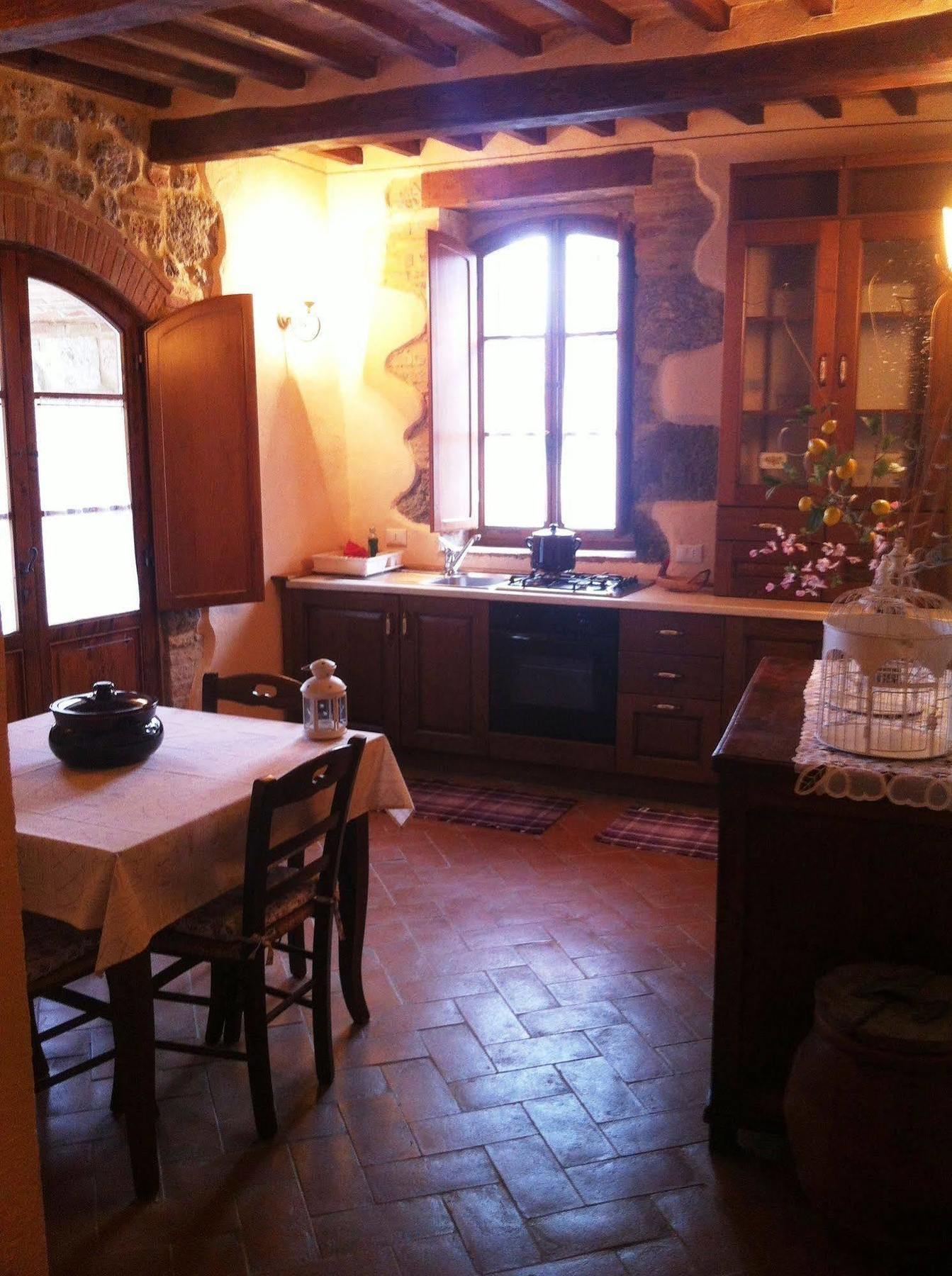 La Vecchia Corte San Gimignano Ngoại thất bức ảnh